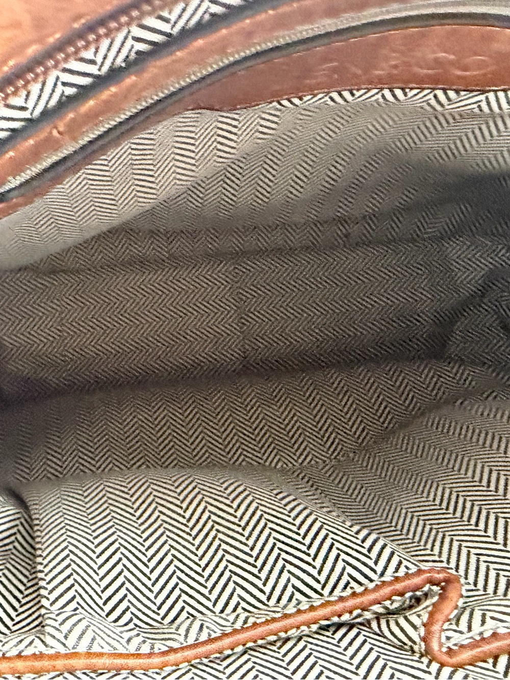 Crossbody Bag with Woven Guitar Strap – Jen & Co. vegan leather - Picture 12 of 14